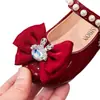 Zapatos de Princesa para Niños 2026 Primavera/Otoño Nuevos Zapatos de Una Sola Pieza con Pedrería Perla y Lazo, Boca Baja, Zapatos Pequeños de Cuero, Suela Suave, Zapatos para Actuación