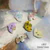 Botones coloridos pequeños de peces, mariposas, monedas, nubes, estrellas, triángulos, de dos agujeros irregulares y color degradado para ropa de niños y mujeres DIY