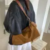 Bolsa de Axila Nicho Fosca Retrô para Mulheres 2025 Outono Nova Versátil Popular Textura de Alta Qualidade Bolsa Tote Transversal