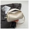 Bolsa de Mão com Padrão de Lichia para Primavera e Verão Feminina 2026 Nova Tendência Moda Coreana Pequena Quadrada Super Popular Versátil Bolsa Transversal