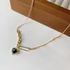 Elegante Cadena de Collar Negra Dulce de Amor Femenina Luz de Lujo ins Moda de Metal Cadena para Clavícula de Suéter