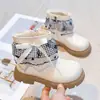 Sapatos de Princesa de Renda para Meninas 2026 Primavera/Outono Novos Botas Martin de Solado Macio para Crianças Botas de Cano Curto de Couro com Pelúcia para Crianças de Tamanho Médio e Grande