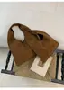 Bolso de Axila de Piel de Ciervo Nuevo Otoño e Invierno 2025 Bolso de Mano de Lujo Ligero Gran Capacidad Bolso Tote de Alta Calidad para el Trabajo