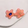 Nueva Moda Retro Diseño Delicado de Nicho Flor de Fresia Parche de Joyería Acrílica Pendientes DIY