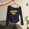 Camiseta Manga Longa com Estampa de Letras Off-Shoulder Pure Desire para Mulheres, Nova Camisa Base Plissada Slim-Fit de Outono com Alças de Ombro