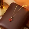 Colar Corrente Clavícula com Pingente Coração em Ágata Natural Borgonha Estilo Francês para Mulheres, Colar de Temperamento Moda de Luxo Leve de Alta Qualidade