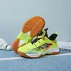 Nuevos zapatos de tenis de mesa y tenis para niños, zapatillas de bádminton para niños y niñas, transpirables, ultraligeras, con hebilla giratoria, zapatillas de entrenamiento profesionales