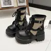 Botas Martin de Cuero con Hebilla Estilo Urbano Suela Gruesa 2026 Nuevo Estilo Aumentador de Altura para Personas Bajas Bota Corta con Cordones Botas Cortas de Motocicleta para Mujer