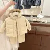 Conjunto de Otoño/Invierno para Niñas 2026 Nuevo Estilo Chaleco Acolchado Elegante para Bebé Sudadera con Capucha de Forro Polar y Pantalones de una Pieza para Niños Conjunto de Tres Piezas