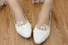 Estilo Princesa Gato Estrella Encaje Blanco Tacón Bajo Zapatos de Boda Zapatos de Novia Decoración Hecha a Mano Simples Zapatos de Dama de Honor Fabricante Mayorista