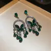 Aretes Colgantes de Flor con Esmeraldas Colombianas, Aretes de Circonita Estilo Palacio, Aretes de Lujo Ligero y Gama Alta para Mujer