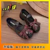 Sapatos femininos de couro estilo retrô britânico com salto plataforma, novo modelo de verão 2026, sapatos Mary Jane versáteis que aumentam a altura para mulheres baixinhas