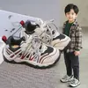 2026 Novo Modelo Tênis Esportivo Infantil Malha Respirável Outdoor Sapatos de Pai para Meninos e Meninas com Solado Estilo Pneu, Tênis de Corrida Resistente ao Desgaste, Moderno