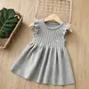 Conjunto de chaleco de punto para niña y falda Aekyung otoño e invierno gato de dibujos animados chaleco falda y camiseta básica conjunto de dos piezas