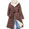 Chamarra de plumas transfronteriza de longitud media con cuello alto para mujer, nuevo estilo invierno 2026, bloques de color, ceñida a la cintura, adelgazante, cálida, abrigo de plumón de pato blanco
