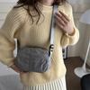 Bolso Cuadrado Pequeño de Estilo Simple Artístico Coreano 2024 Invierno Nuevo Color Sólido Casual Estilo Japonés Distintivo Bolso Bandolera de Hombro para Mujer
