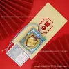 Decoração Suspensa Gato da Sorte Imperial Shou do Mesmo Estilo da Família Zhou Amuleto para Pendurar no Carro Gato da Sorte Grande Fortuna Imperial Shou Bolsa Vermelha Presente