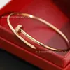 Pulsera de Uñas V Gold Edición Alta Clásica LOVE para Mujer, Extremos Engastados con Diamantes, Oro Rosa de 18k, Estilos Ancho y Estrecho, Joyería de Pulsera Versátil