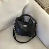 Bolsa de Ombro Versátil Nova Moda Transfronteiriça com Toque de Luxo, Bolsa Saco Retrô para o Dia a Dia, Bolsa de Mão Acolchoada Simples Casual