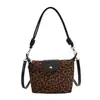2026 Nuevo Bolso Cruzado Estampado de Leopardo Bolso Versátil de un Solo Hombro para Mujer Bolso de Mano Simple Casual Bolso Retro para Mujer