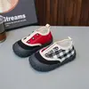 Zapatillas Deportivas de Costuras de Color Contrastante para Niños 2025, Zapatos de Cuadros de una Sola Pierna, Suelas Suaves, Zapatos Individuales Cómodos para Niños y Niñas, Zapatos de Jardín de Infancia