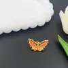 Broche de Mariposa con Forma de Dibujo Animado Transfronterizo, Adorno Metálico, Patrón Colorido, Insecto Lindo, Insignia para Ropa, Accesorios