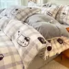 Juego de Cama de Cuatro Piezas de Terciopelo de Leche de Dibujos Animados para Invierno, Espesado, de Terciopelo Coral, Sábanas, Funda Nórdica, Juego de Cama de Tres Piezas de Nantong, Funda Nórdica con Forro Polar