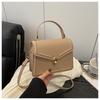 Nuevo Bolso Cuadrado Pequeño de Verano para Mujer 2025 de Color Puro, Fresco, de Gran Capacidad, Elegante, con Textura, para Llevar al Hombro, Cruzado, de Mano