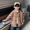 Camisa Forrada de Felpa para Niños Otoño Invierno Bebé Chaqueta Engrosada Estilo Coreano Infantil Chico Guapo Elegante Niño Pequeño Top a Cuadros