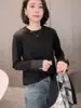 Nueva camiseta de manga larga estilo chino para mujer, nuevo diseño primavera y otoño 2026, botones de nudo chino tradicional, top versátil de corte holgado para usar como base