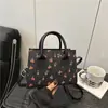 Moda Fresca y Elegante Cereza 2026 Nuevo Bolso de Mano Dulce de Gran Capacidad y Bolso Pequeño Cuadrado Cruzado de Moda para Mujeres