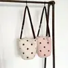 Estilo Ins Novas Flores Bordadas Doce Estilo Menina Bolsa de Bolinhas Bolsa Feminina Bolsa Tote Outono e Inverno Bolsa de Ombro Peluda