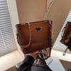 Bolsa de Mão Pequena da Moda para Mulheres, Nova Bolsa Saco Versátil Outono/Inverno 2026 com Textura de Alta Qualidade, Adequada para o Dia a Dia, Bolsa Transversal com Corrente
