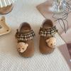 Zapatos Birkenstock para Niñas Otoño 2025 Nuevos Súper Lindos Oso de Peluche Niños Suela Suave Zapatos Pequeños de Cuero Zapatos de Dibujos Animados para Niñas