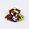 Broche criativo de modelagem geométrica Cubo Mágico desenho animado liga metálica pino de lapela para roupas masculinas e femininas fivela de segurança acessórios de moda personalizados emblema