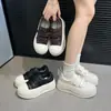 Tênis infantis macios de sola flexível 5cm, sapatos brancos femininos que aumentam a altura, fecho de velcro, sapatos de uso diário, sapatos de sola grossa, estilo casual e esportivo