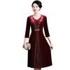 Vestido de otoño para mujeres de mediana edad y ancianas, nuevo temperamento, noble madre, vestido de terciopelo dorado, vestido de novia, una generación de cabello