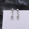 Aretes Artísticos Lindos de Guitarra Pequeña para Mujer Aretes Simples Creativos para Estudiante Mini Aretes de Nota Aretes Asimétricos para Mujer