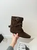 Botines retro estilo coreano para mujer, nueva colección otoño 2026, con hebillas de cinturón, diseño estilo western y puños de pierna plisados y superpuestos.
