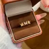 Anillo Rosa de Tres Mariposas Dulce y Femenino Estilo Coreano para Mujer, Diseño Exquisito de Nicho, Anillo Súper Brillante, Alta Calidad
