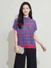 26 Top Plissado de Manga Curta Estampado Xadrez em Forma de Diamante Estilo Verão para Mulheres, Camiseta Solta Modeladora com Padrão Xadrez Retrô Estilo Miyake