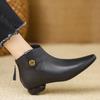 2026 Nuevo Estilo Botines Cortos de Tacón Grueso Amarillo Versátiles de Camelia Puntera Cuadrada Tacón Bajo Botines Cortos de Piel Suave Cómodos