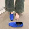 Mocassins baixos de camurça para uso externo, bico quadrado francês, sapatos de estilo "old money" de nicho, novo modelo do outono de 2026, versátil para combinar com saias