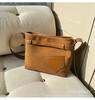 Mochila Estudantil para Aula e Deslocamento com Múltiplos Bolsos para Mulheres 2026 Nova Bolsa Transversal Versátil Estilo Retrô Bolsa Tote de Grande Capacidade