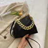 Bolso de Mano con Cadena Texturizada para Mujer, Nuevo Bolso de Hombro Elegante y a la Moda Invierno 2025, Bolso Cruzado Casual Único de Nicho