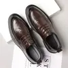 Zapatos de Piel Genuina para Hombre, Estilo Nuevo, Formal de Negocios, Estilo Británico, Brogue Casual, Negro, Zapatos de Boda para Novio para Transmisión en Vivo