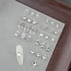 Accesorios de pedrería para decoración de uñas de aleación de plata brillante estilo lujo, diseño exquisito de nicho con decoraciones de uñas en forma de luna, lazo y corazón