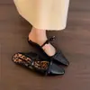 Mules cerrados de moda nicho de Hong Kong con lazo para mujer, nuevo estilo verano 2025, sandalias que aumentan la altura