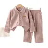 Conjunto de Pijama Infantil Primavera & Outono Novo Estilo Xadrez Quente Manga Longa Conjunto de Duas Peças para Meninos e Meninas Lapela Escovada Roupas de Casa Fábrica