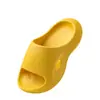 Novas pantufas infantis de EVA para interior para o verão, com sola macia, antiderrapantes, adequadas para uso em casa, para meninos e meninas, chinelos de banho para bebê, atacado